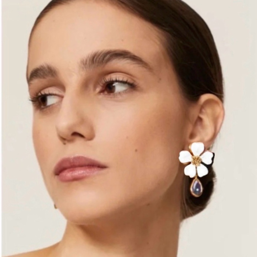Oscar de la Renta • Baroque Flower drop Crystal Earrings